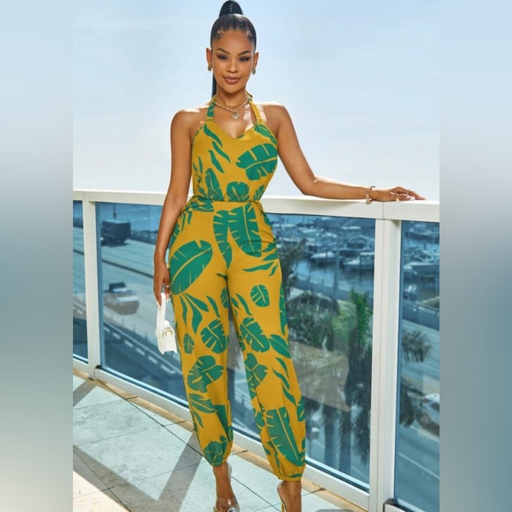 SHEIN Gorgeous Tropical Print Halter Jumpsuit